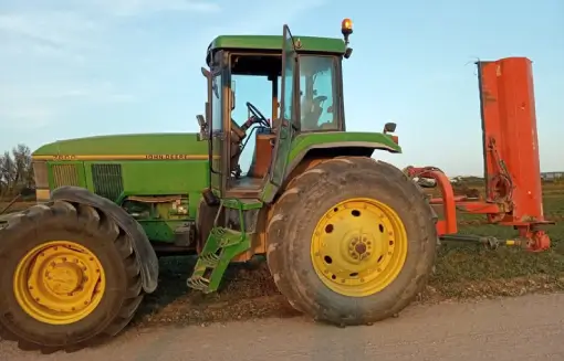 excavaciones-y-movimientos-de-tierra- excavacions-Jordi-fabrega-GIRONA-2 Tractor para movimientos de tierra | Excavacions Jordi Fabrega